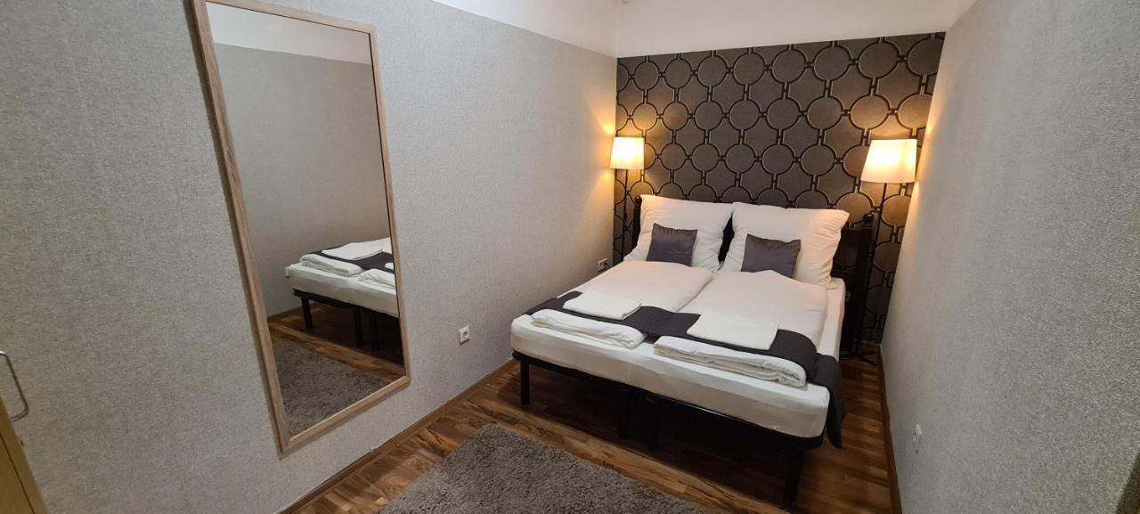 Elegant Apartment In The Hearth Of 부다페스트 외부 사진