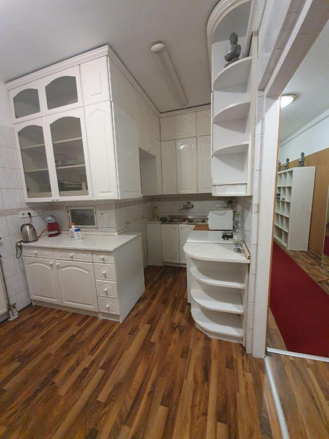 Elegant Apartment In The Hearth Of 부다페스트 외부 사진